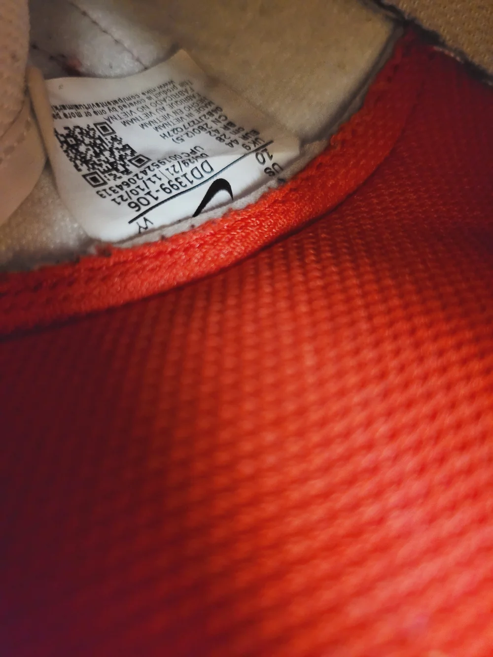 Mens 10 Red and White High-Top Sneakers